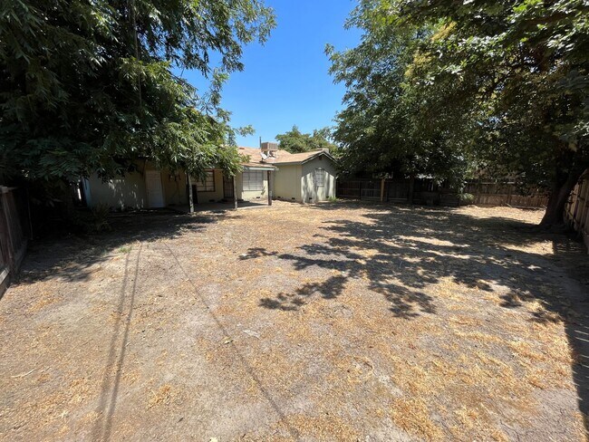 Building Photo - Charming Home for rent coming soon!