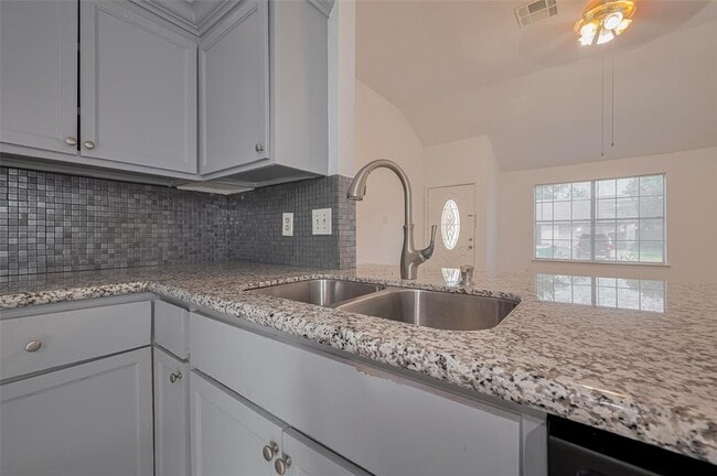 Building Photo - 15331 Peachmeadow Ln