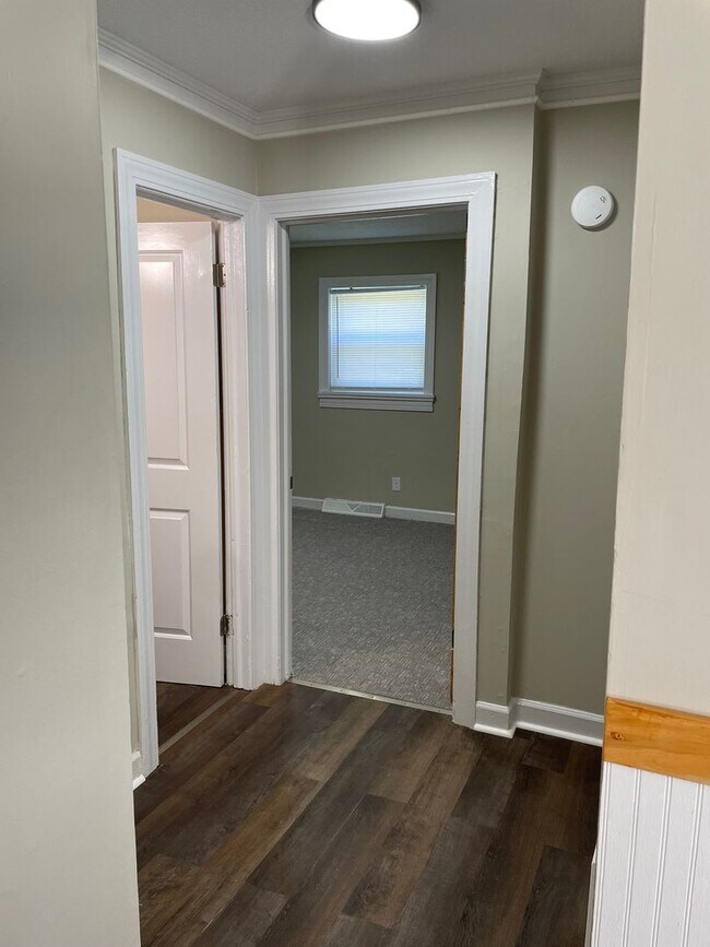 Building Photo - 1297