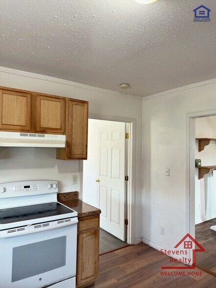 Building Photo - 3617 Rogers Rd