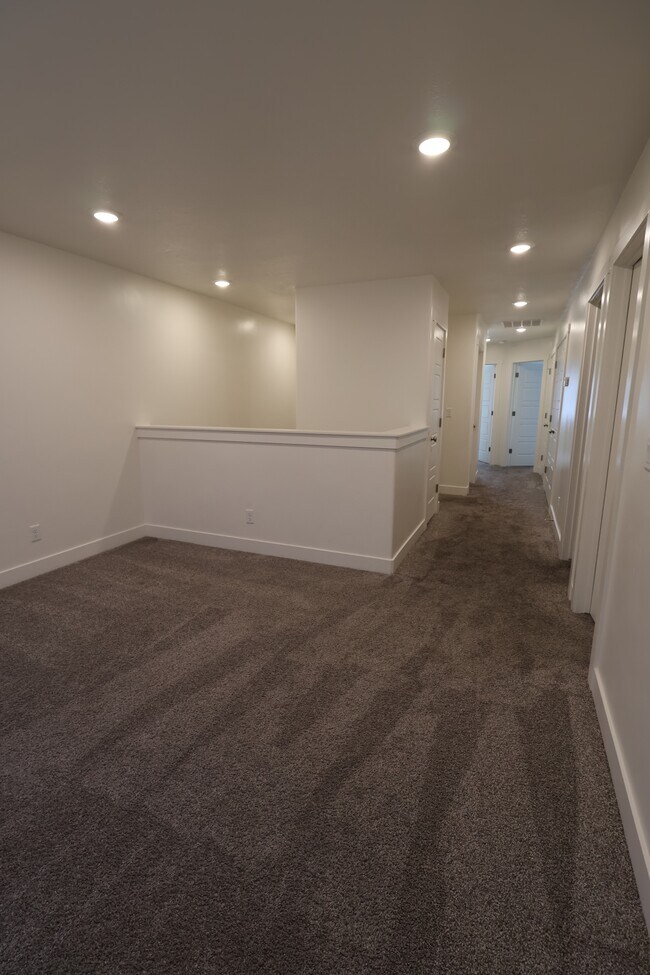 Building Photo - 51 W 440 N