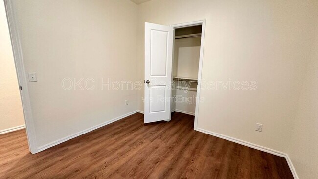 Building Photo - 11419 N University Ave