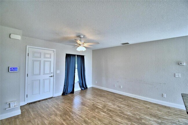 Building Photo - 140 Weeping Willow Rd