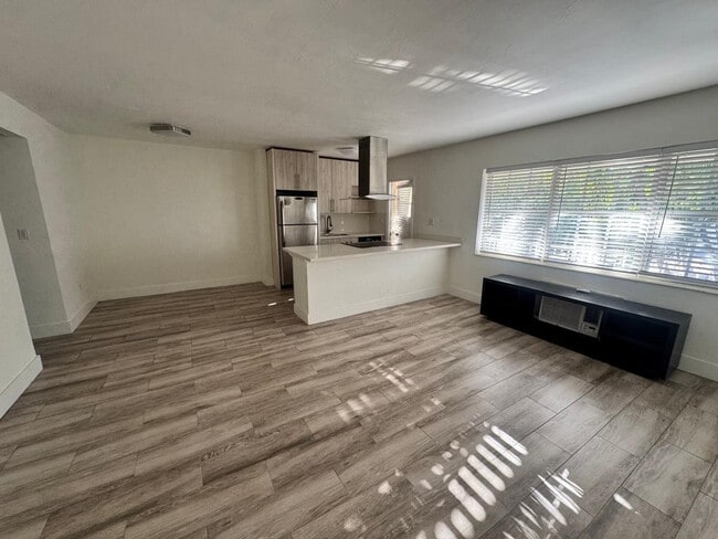 Building Photo - 6565 Santona St