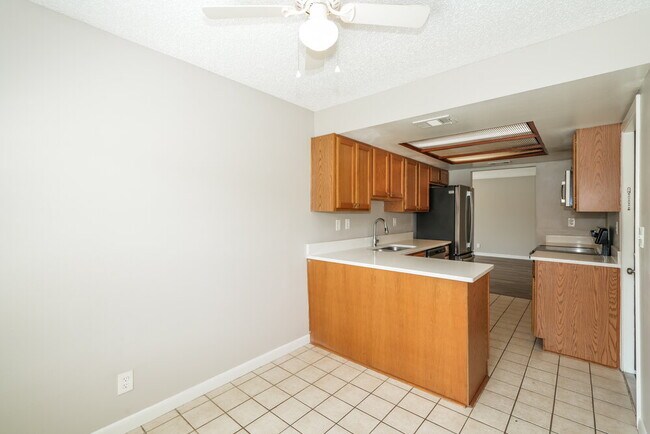 Building Photo - 23106 Mayfair Rd