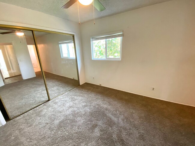 Building Photo - **Large 4 Bedroom, 2 Bathroom in East LA**