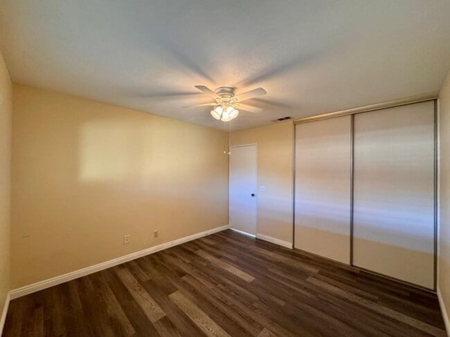 Building Photo - Charming 2 Bedroom Home in 55+ Valle Hermosa Community for Lease!