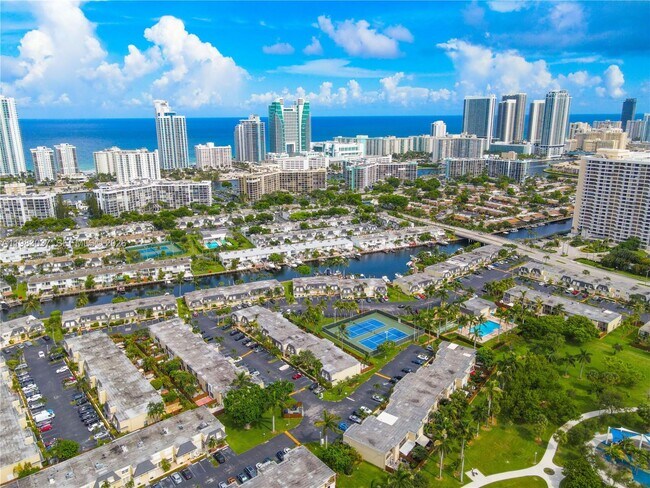 Building Photo - 2421 NE 10th St