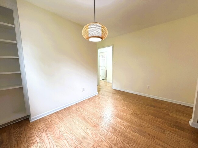 Building Photo - 136 Belmont Rd