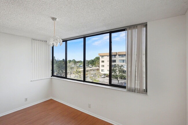 Building Photo - 8030 Hampton Blvd