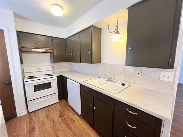 Building Photo - 2425 January Ln