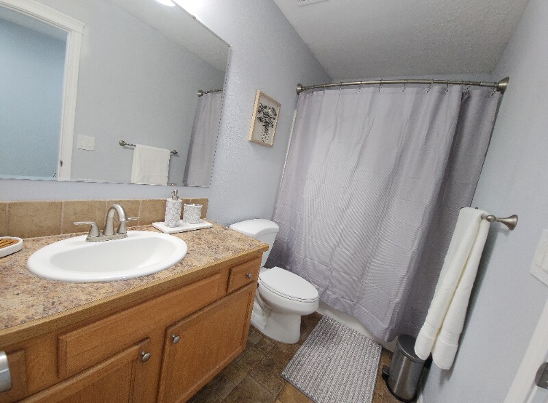 Building Photo - 1122-1122 SW Mayflower