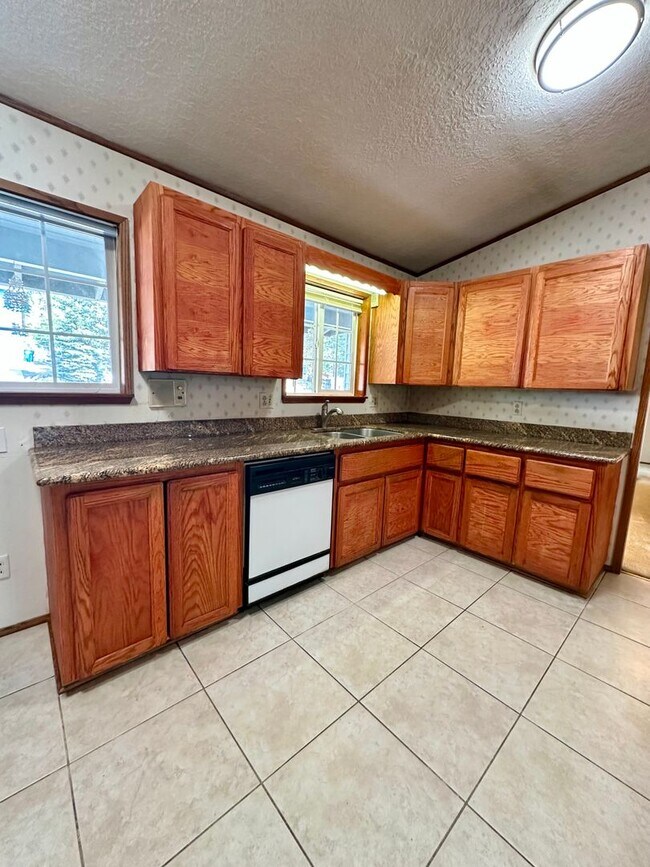 Building Photo - 1409 NW Portland Ave