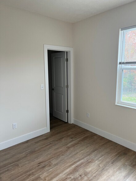 Building Photo - 509 Courtyard Ln