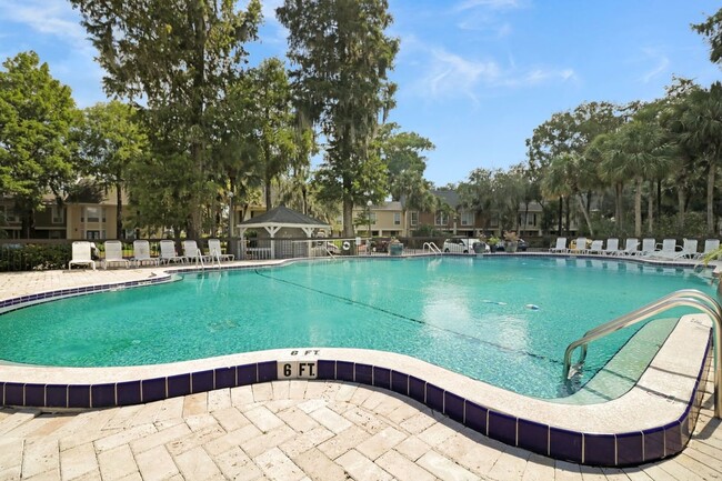 Building Photo - PENDING - Cypress Pointe 4022C Versailles - Cypress Pointe 4022C Versailles