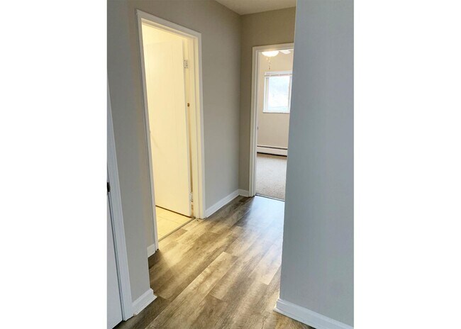 Building Photo - 550 Lowell Ave