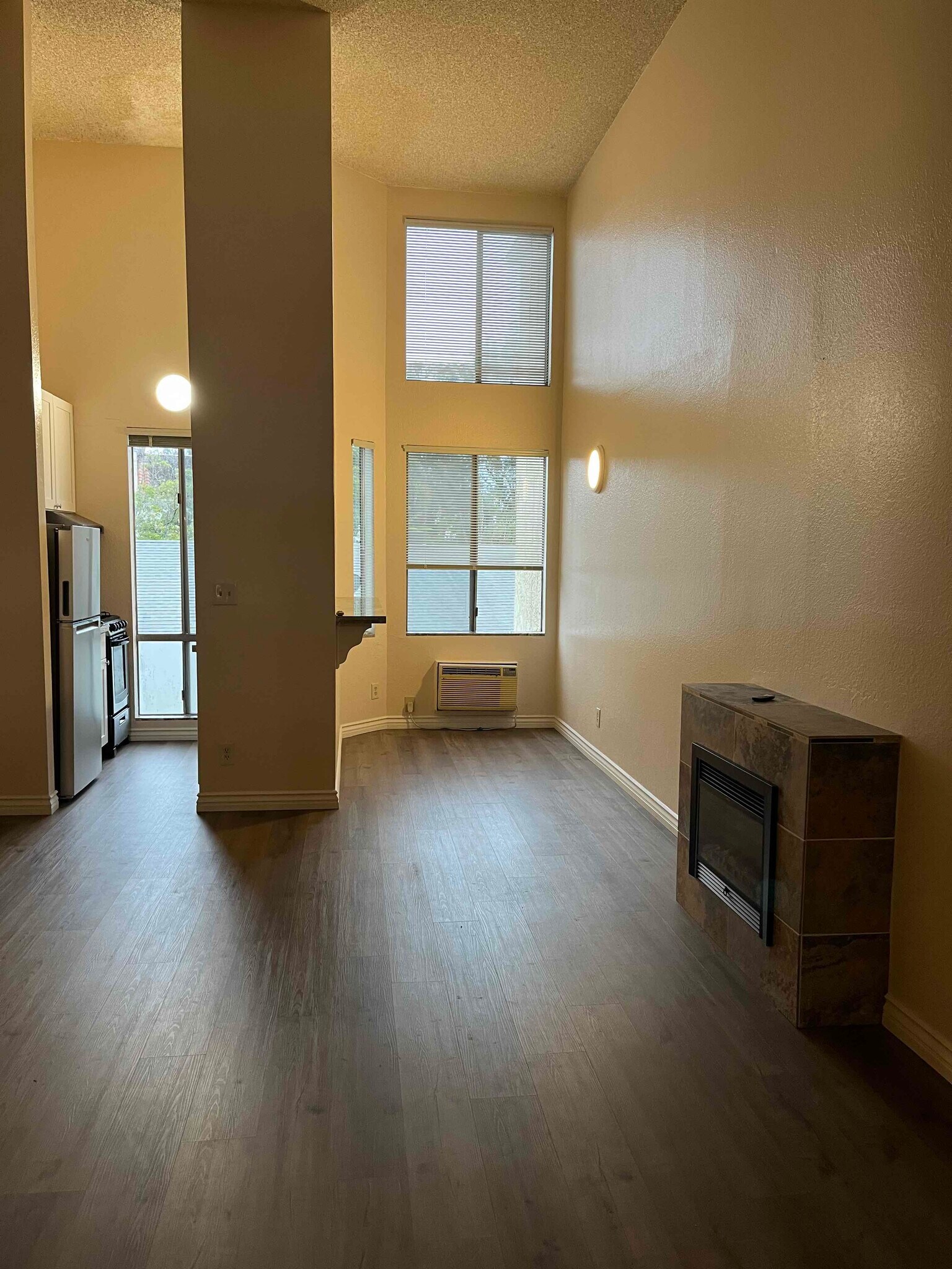 kitchen and dining with bar top - 616 Veteran Ave