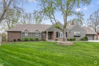 Building Photo - Beautiful move in ready home