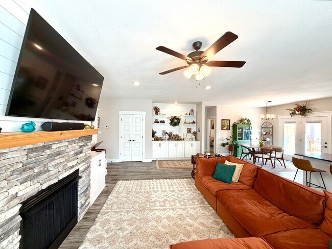 Building Photo - 1013 Berry Bnd