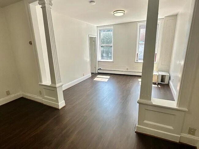 Building Photo - 340 2nd St