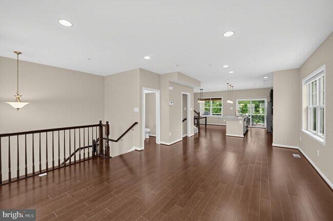 Building Photo - 7524 Holly Ridge Dr