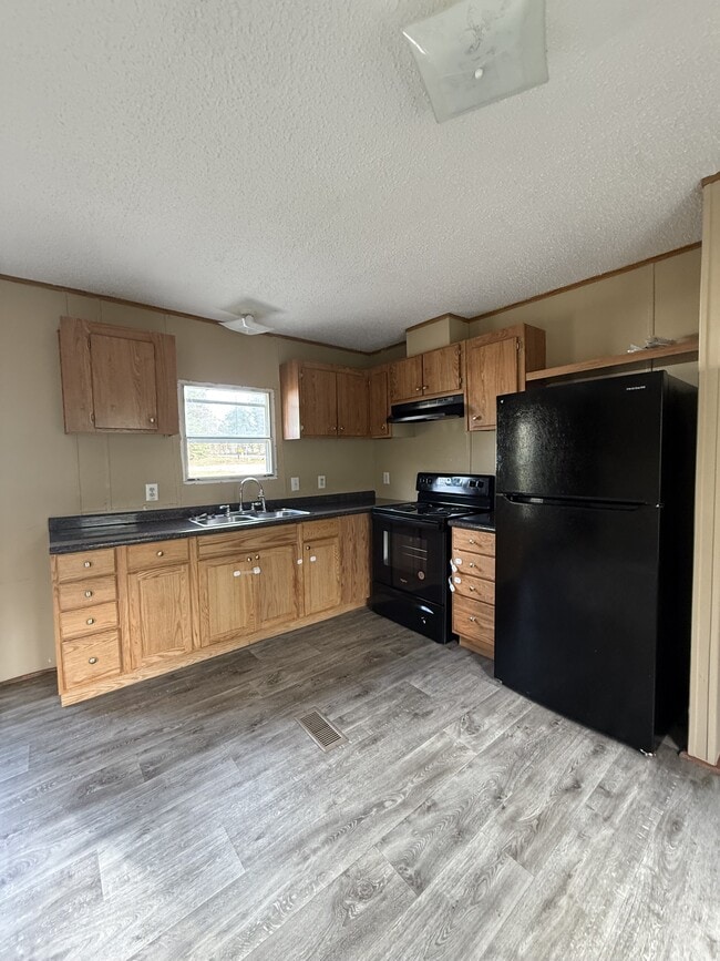 Building Photo - 125 Deer Creek Rd