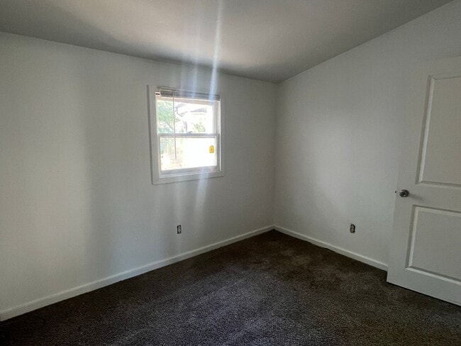 Building Photo - 507 Maplewood Ave