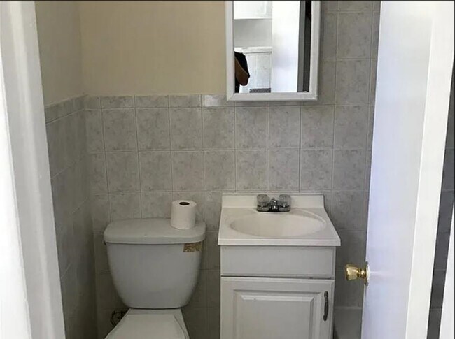 Building Photo - 187 Beacon Ave