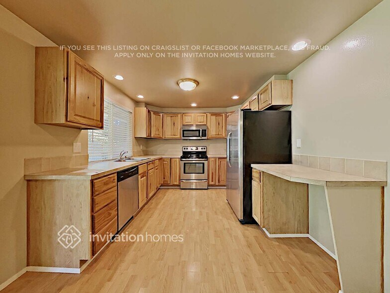 Building Photo - 5823 60th Dr NE