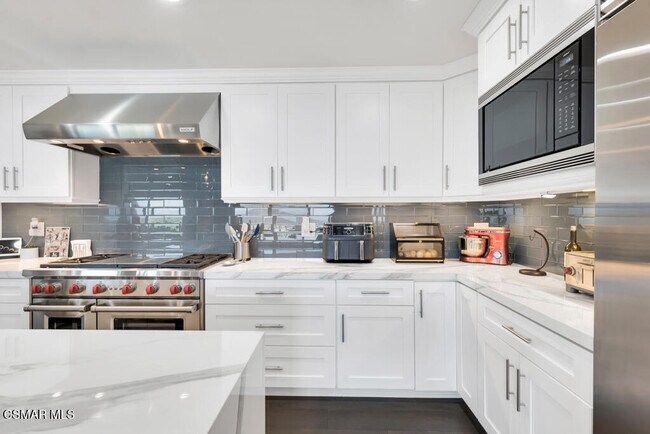 Building Photo - 4066 Calle Del Sol