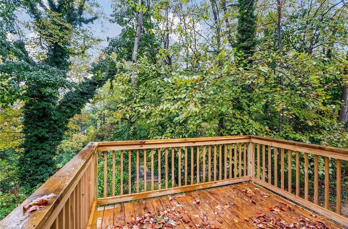 Building Photo - 372 S Cherry St