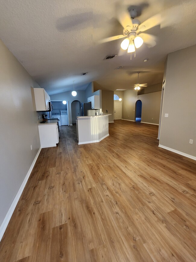 Building Photo - 4921 Fiske Cir