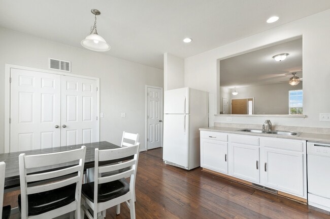 Building Photo - 7306 Countryside Grove