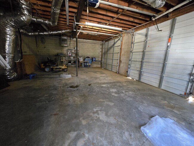 Building Photo - 17630 Bream