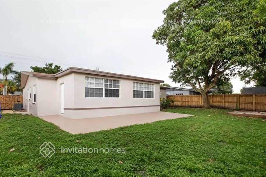 Building Photo - 7438 Taft St