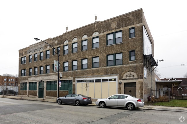 Building Photo - 2207 E 75th St