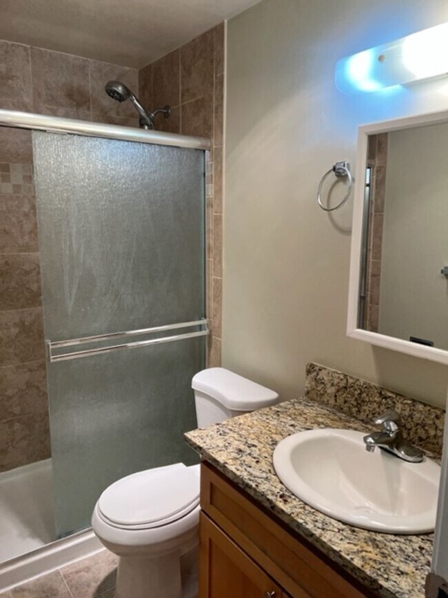 Building Photo - 524-526 MARIE