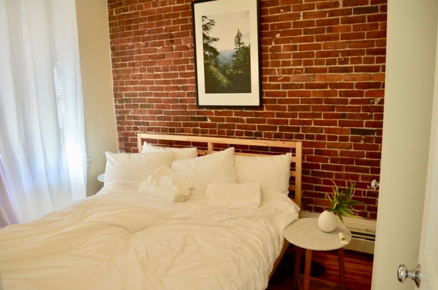 Building Photo - 30 E Springfield St