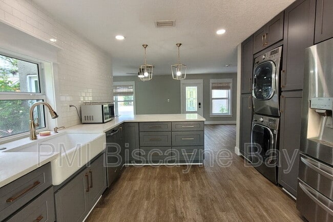 Building Photo - 1309 NW 89th Dr