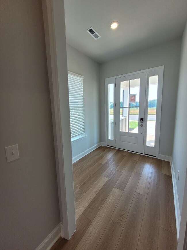 Building Photo - OPEN HOUSE THIS SUNDAY  Madison City - Cli...