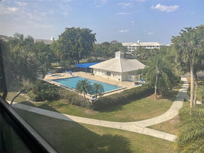 Building Photo - 1721 Whitehall Dr