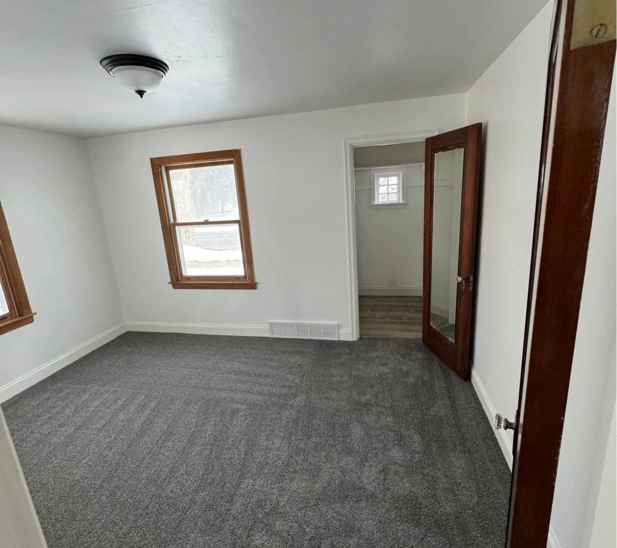 Building Photo - 1006 N 1st Ave