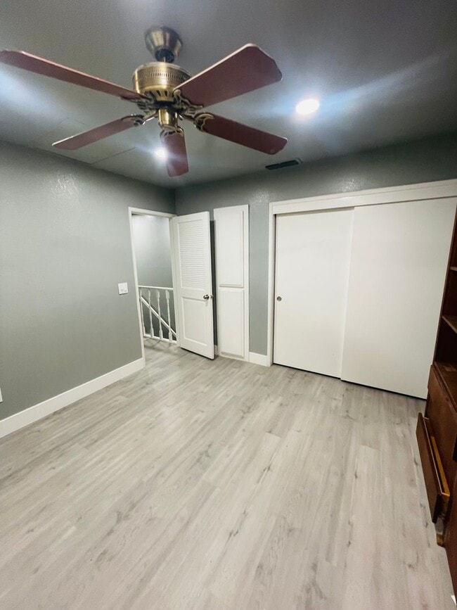 Building Photo - Completely Renovated 2-Bed/1.5 Bath Condo ...
