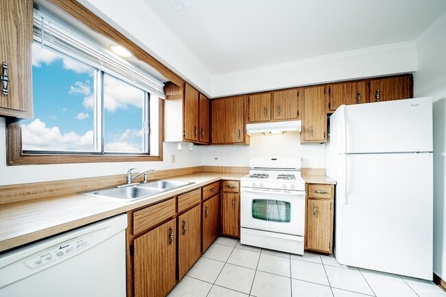 Building Photo - 15712 Peggy Ln