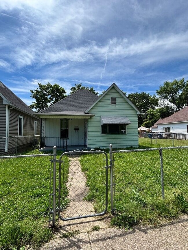 Building Photo - Cozy 1 Br