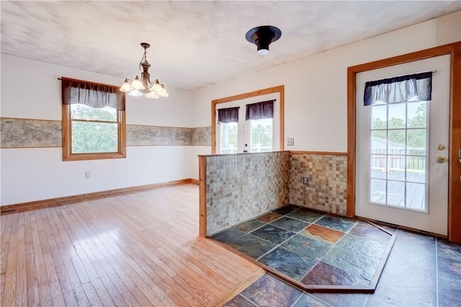 Building Photo - 681 NY-364