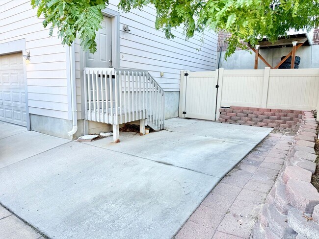 Building Photo - 11567 Harvest Crest Way