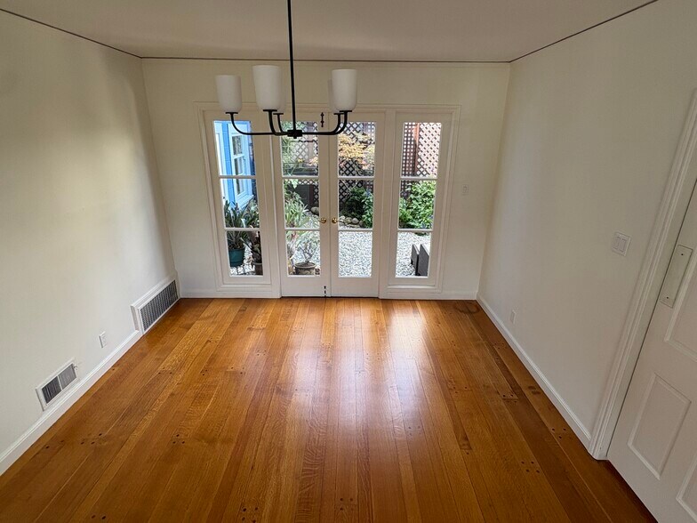 Building Photo - 1703 Funston Ave