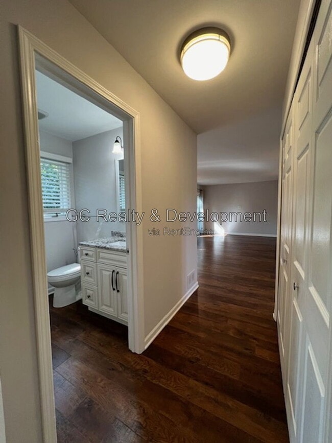 Building Photo - 3148 Cottonwood Ct