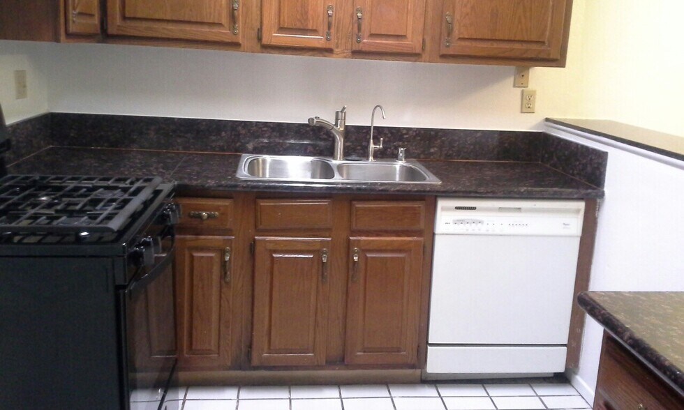 Building Photo - 132 S Adams St